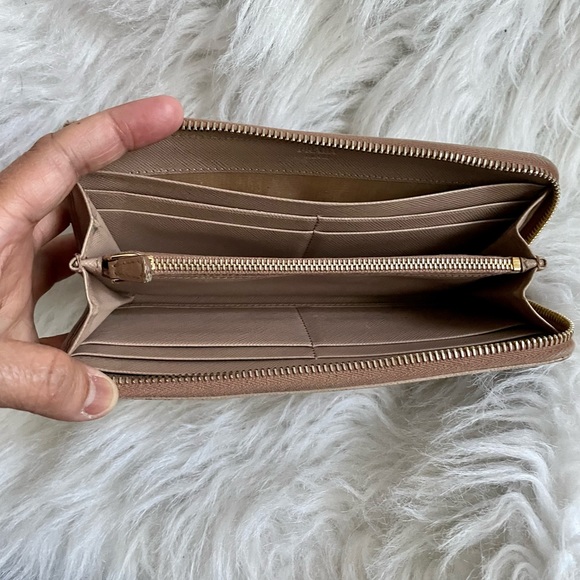 Authentic PRADA Milano long wallet🌸🌸🌸 - Picture 8 of 17